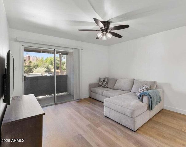 302 E MONTE VISTA Road A6, Phoenix, AZ 85004