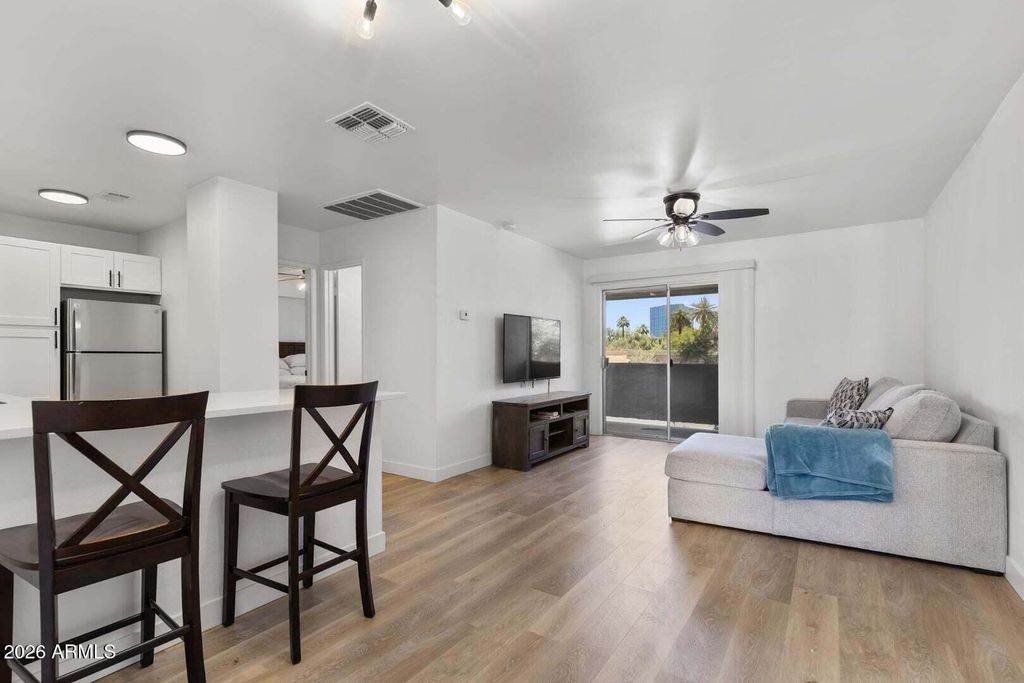 302 E MONTE VISTA Road A6, Phoenix, AZ 85004