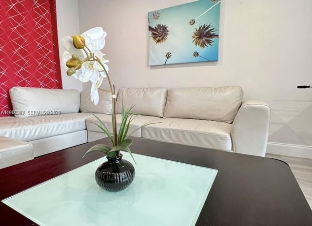 2841 SW 4th Ct, Fort Lauderdale, FL 33312