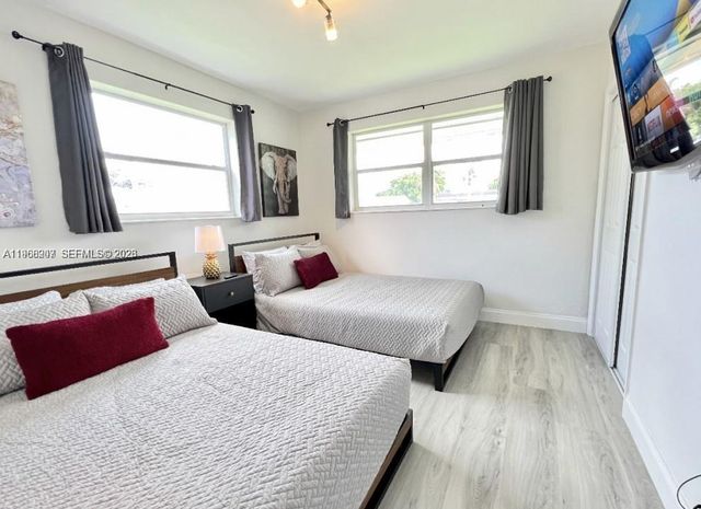 2841 SW 4th Ct, Fort Lauderdale, FL 33312