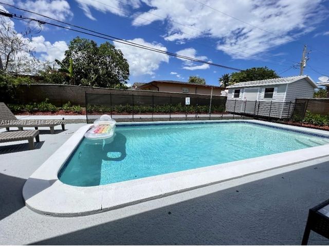 2841 SW 4th Ct, Fort Lauderdale, FL 33312