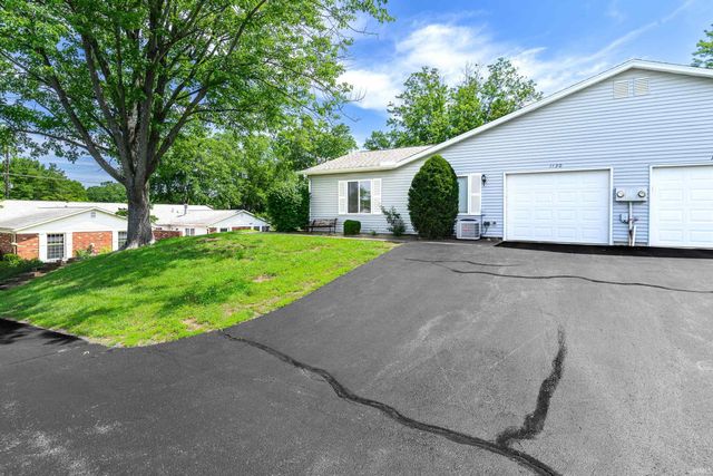 1130 E Carnaby Street, Bloomington, IN 47401