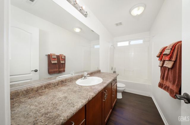 12307 Great Country Drive, Bakersfield, CA 93312