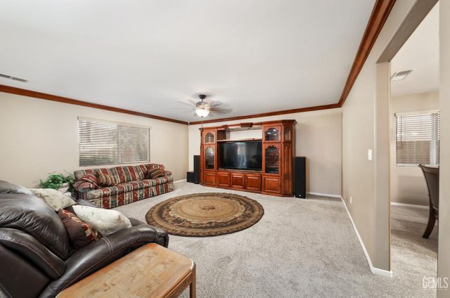 12307 Great Country Drive, Bakersfield, CA 93312