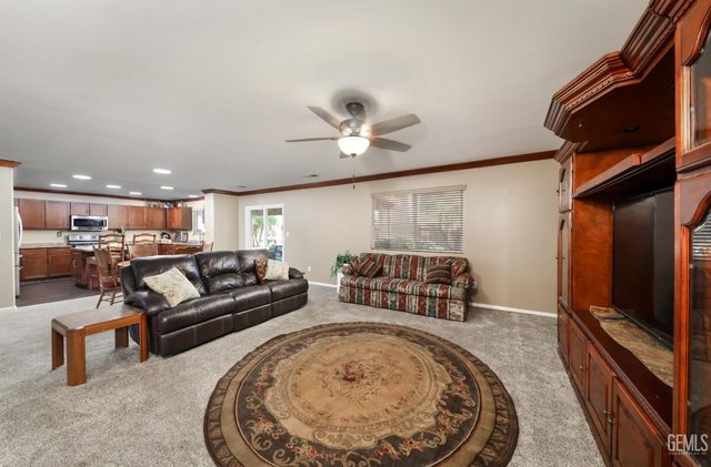 12307 Great Country Drive, Bakersfield, CA 93312