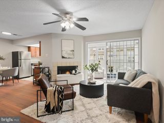 12105 GREEN LEAF CT #201, Fairfax, VA 22033