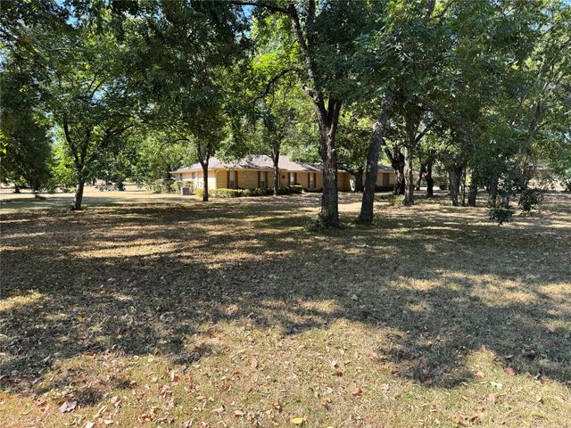 8260 Tudor Lane, Argyle, TX 76226