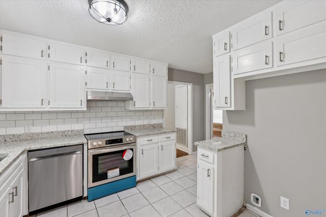 153 Jacque Jim Drive NE, Huntsville, AL 35810