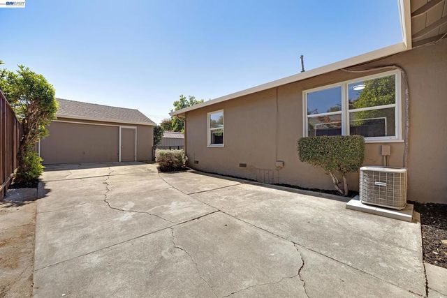 1987 San Rafael St, San Leandro, CA 94577