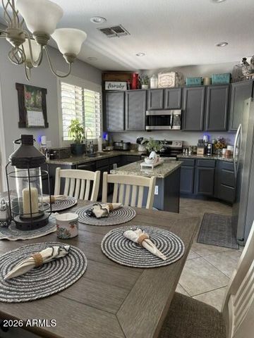 3341 E LEXINGTON Court, Gilbert, AZ 85234