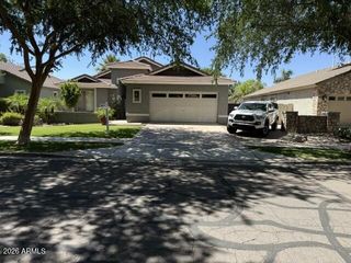 3341 E LEXINGTON Court, Gilbert, AZ 85234