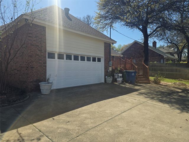 2954 Woodland Hills Drive, Grapevine, TX 76051