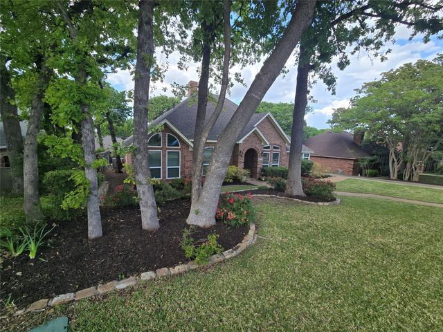 2954 Woodland Hills Drive, Grapevine, TX 76051