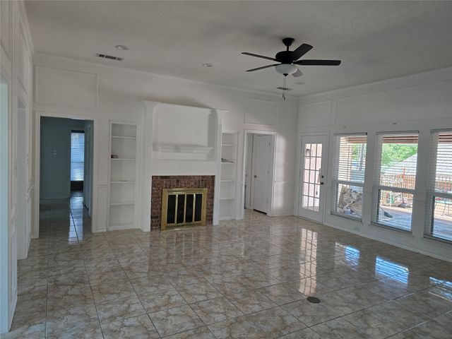 2954 Woodland Hills Drive, Grapevine, TX 76051