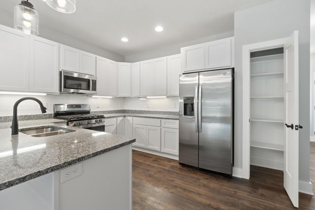 134 Ashley Court, Brooklyn, MI 49230