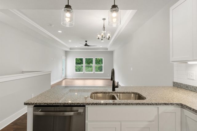 134 Ashley Court, Brooklyn, MI 49230