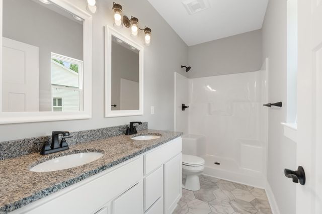 134 Ashley Court, Brooklyn, MI 49230
