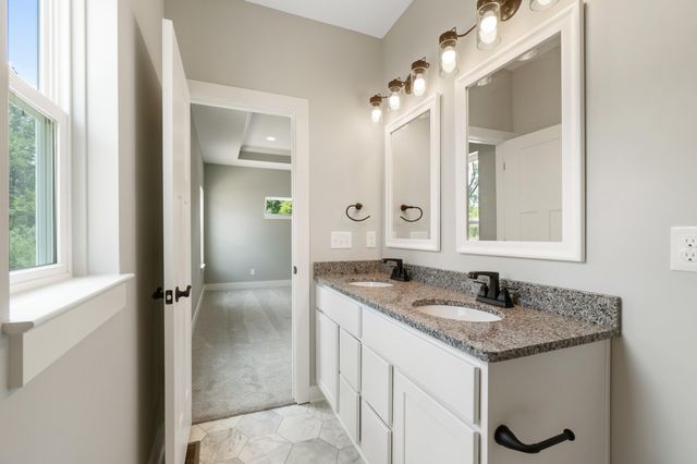 134 Ashley Court, Brooklyn, MI 49230