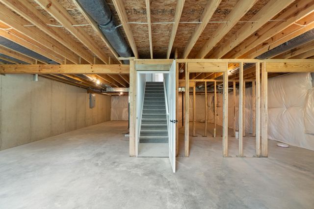 134 Ashley Court, Brooklyn, MI 49230