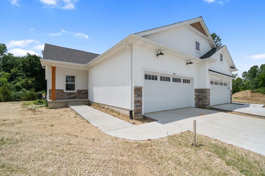 134 Ashley Court, Brooklyn, MI 49230