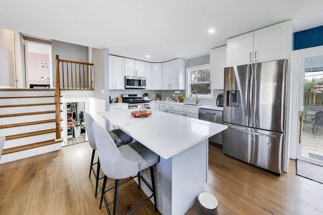 1605 W Lexington Drive, Arlington Heights, IL 60004