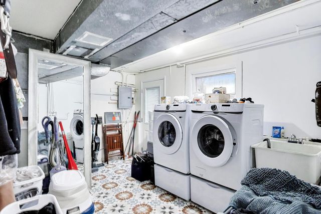 1605 W Lexington Drive, Arlington Heights, IL 60004