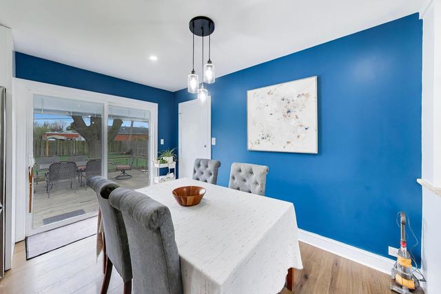 1605 W Lexington Drive, Arlington Heights, IL 60004