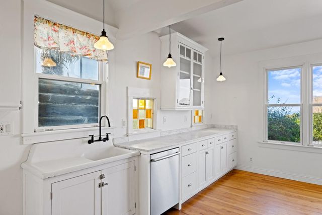 218 4th Street, Pacific Grove, CA 93950