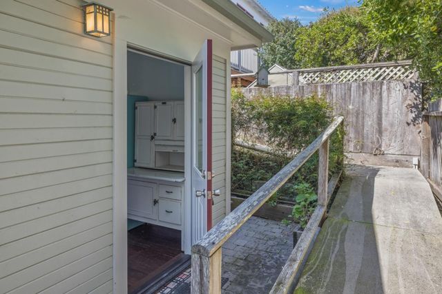 218 4th Street, Pacific Grove, CA 93950