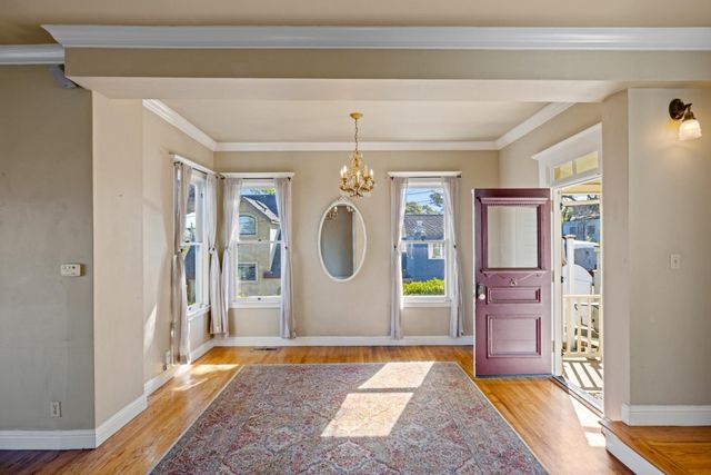 218 4th Street, Pacific Grove, CA 93950