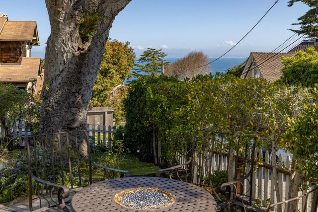 218 4th Street, Pacific Grove, CA 93950