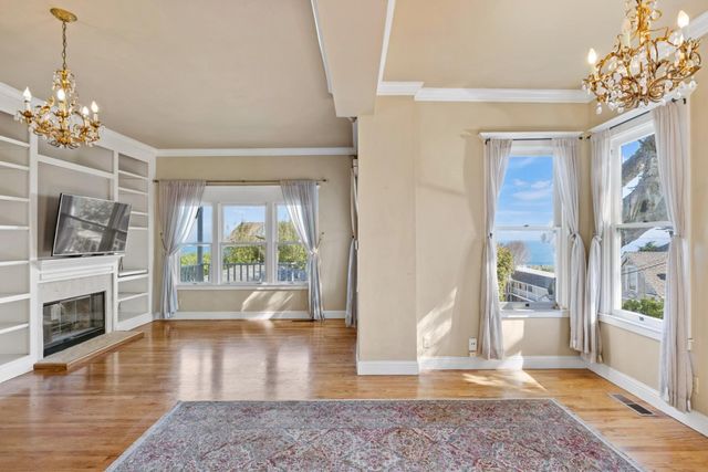 218 4th Street, Pacific Grove, CA 93950