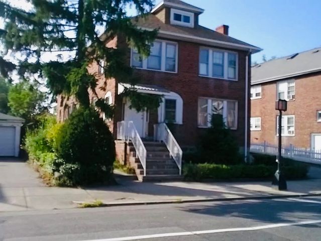 151 Chestnut Hill Ave B, Boston, MA 02135