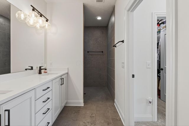 6452 Nature Nook Drive, Lewis Center, OH 43035