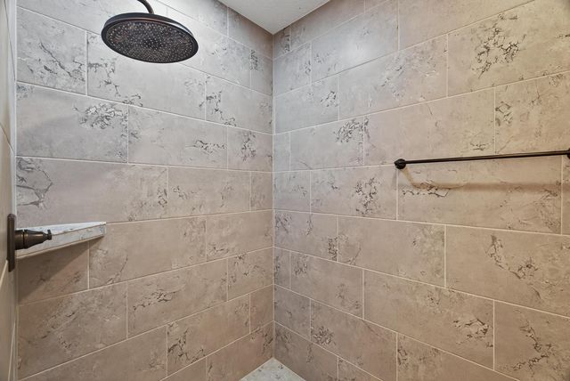 6452 Nature Nook Drive, Lewis Center, OH 43035