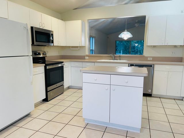 2361 White Sands Court NE, Palm Bay, FL 32905