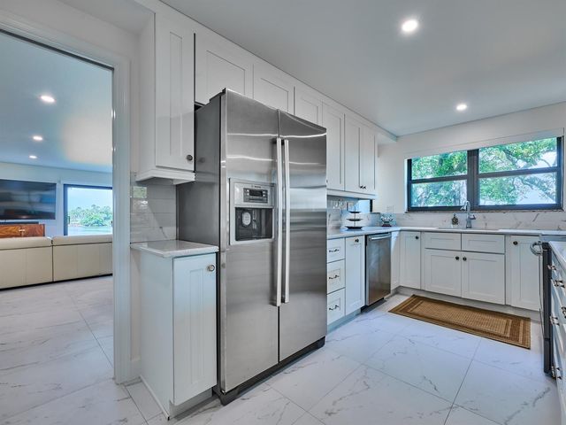 374 Golfview Road 106, North Palm Beach, FL 33408