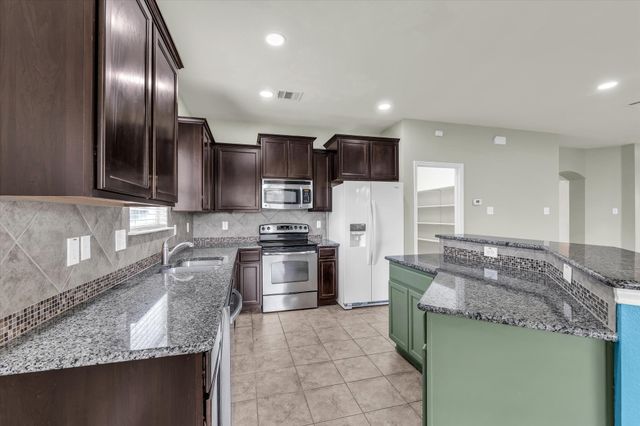 9937 Iron Horse Trail, Waco, TX 76708