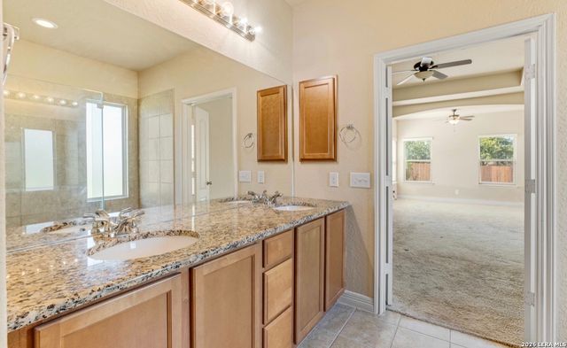 1011 RANCH FLS, San Antonio, TX 78245