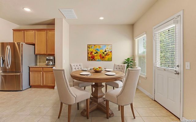 1011 RANCH FLS, San Antonio, TX 78245