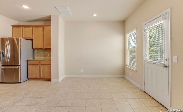 1011 RANCH FLS, San Antonio, TX 78245