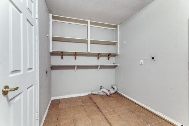 408 Windwood Court, Azle, TX 76020