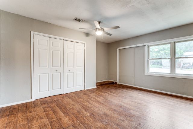 408 Windwood Court, Azle, TX 76020