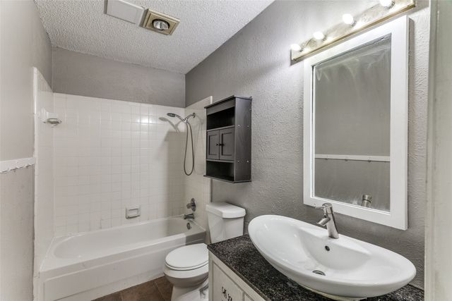 408 Windwood Court, Azle, TX 76020