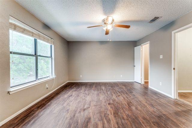 408 Windwood Court, Azle, TX 76020