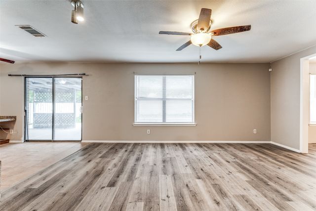 408 Windwood Court, Azle, TX 76020