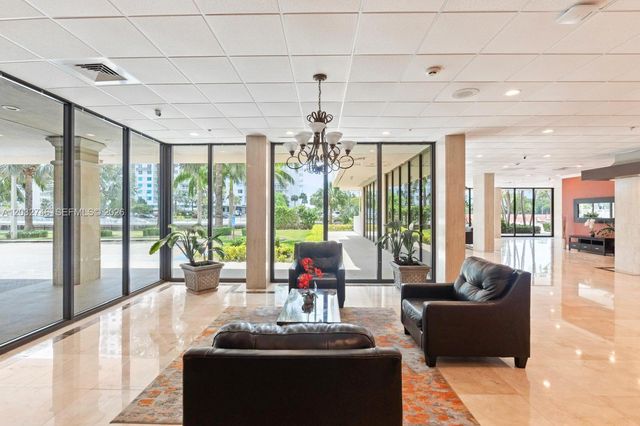 400 Kings Point Drive 309, Sunny Isles Beach, FL 33160