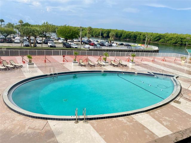 400 Kings Point Drive 309, Sunny Isles Beach, FL 33160