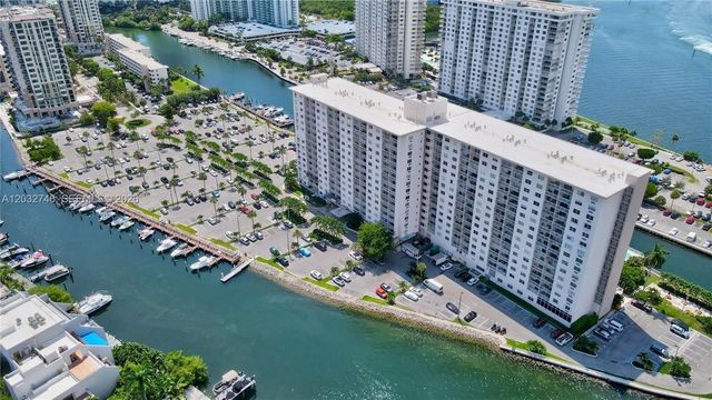 400 Kings Point Drive 309, Sunny Isles Beach, FL 33160