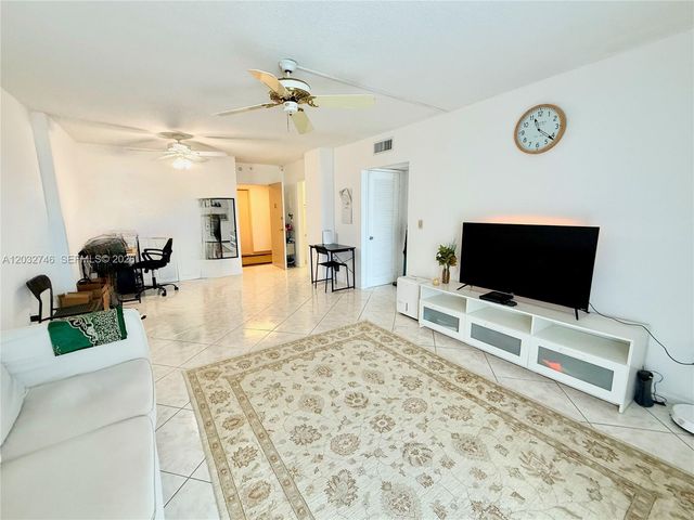 400 Kings Point Drive 309, Sunny Isles Beach, FL 33160
